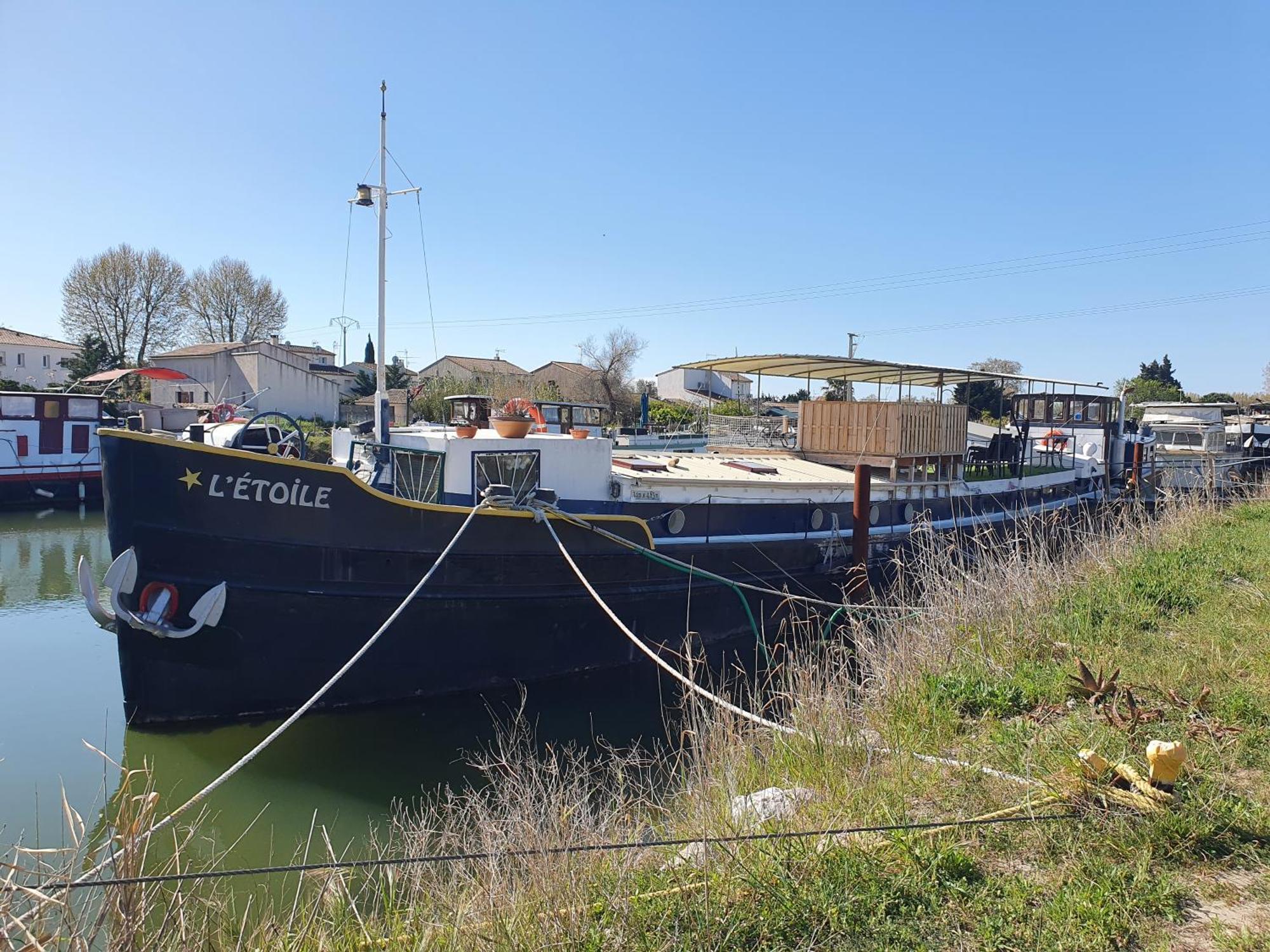 Peniche Authentique Tout Confort Aigues-Mortes Buitenkant foto
